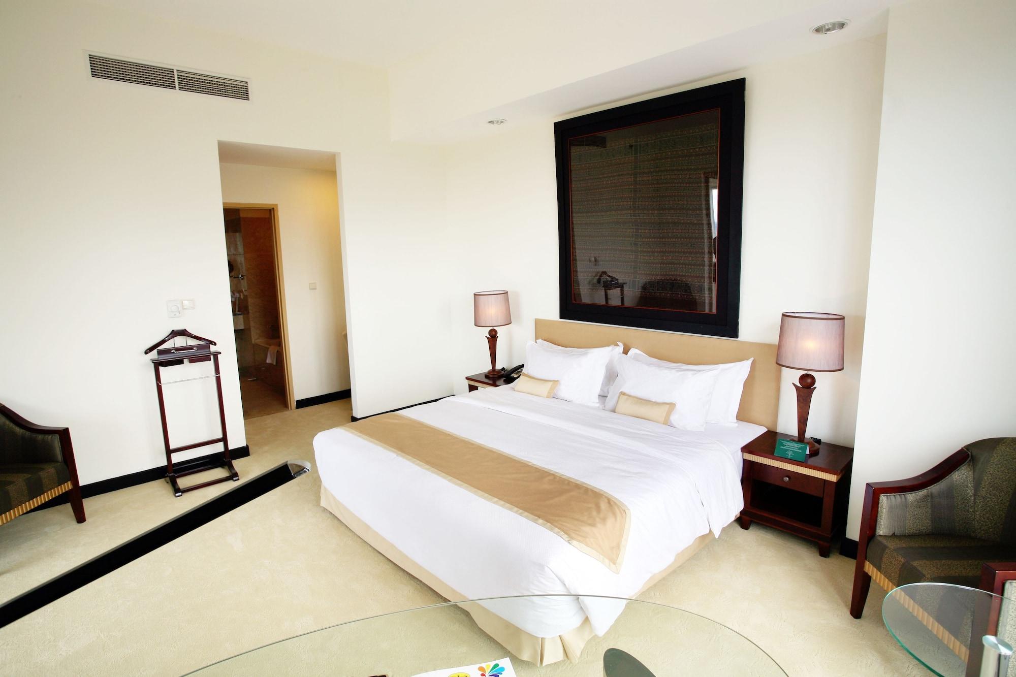 Sintesa Peninsula Hotel Manado Kültér fotó