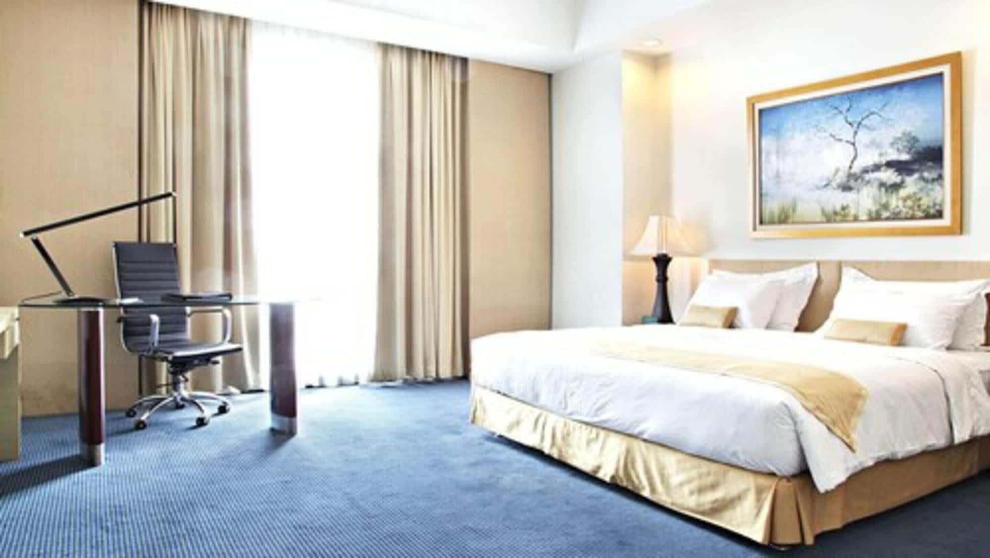 Sintesa Peninsula Hotel Manado Kültér fotó