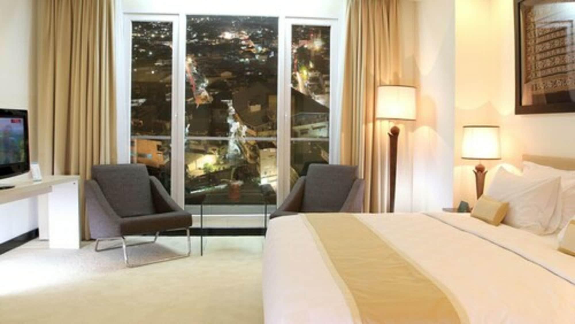 Sintesa Peninsula Hotel Manado Kültér fotó