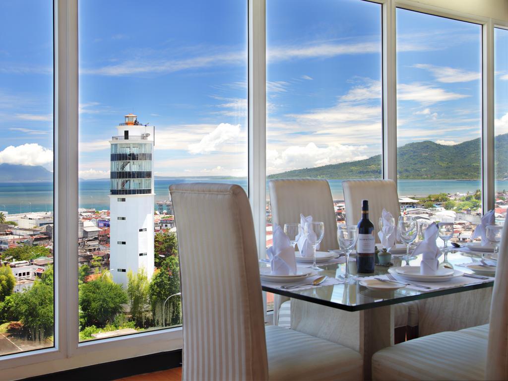 Sintesa Peninsula Hotel Manado Kültér fotó