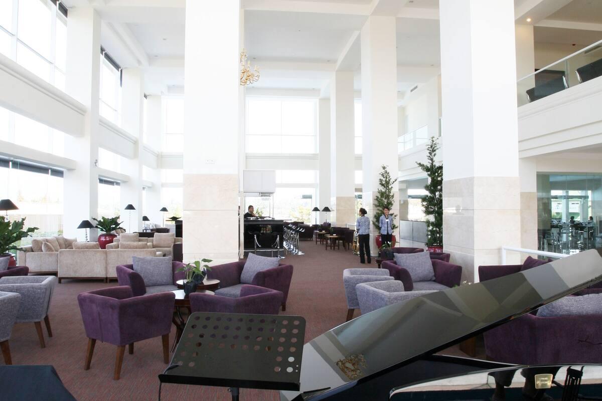 Sintesa Peninsula Hotel Manado Kültér fotó