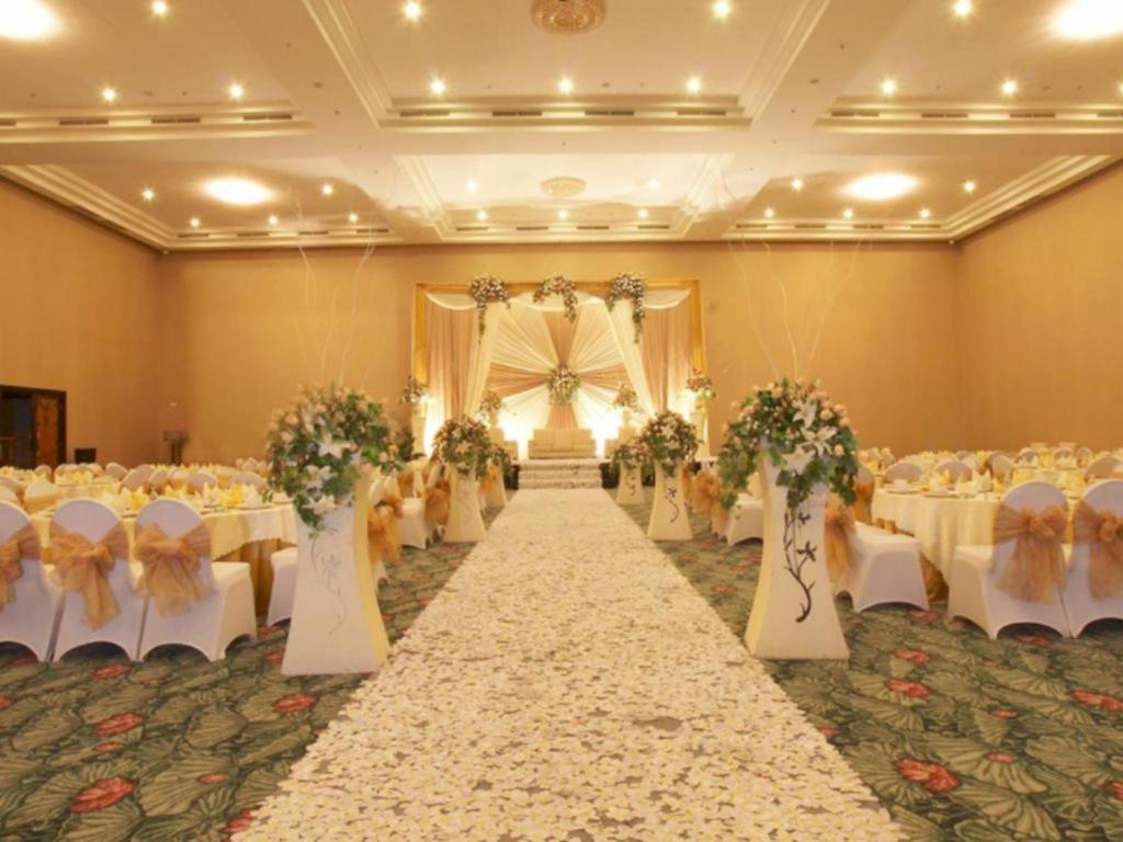 Sintesa Peninsula Hotel Manado Kültér fotó