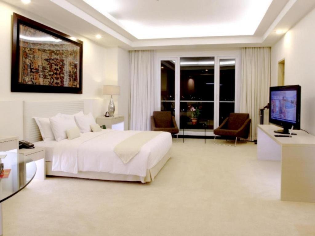 Sintesa Peninsula Hotel Manado Kültér fotó