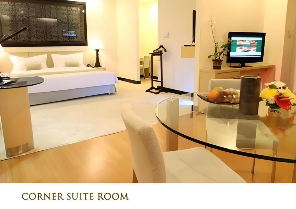 Sintesa Peninsula Hotel Manado Kültér fotó