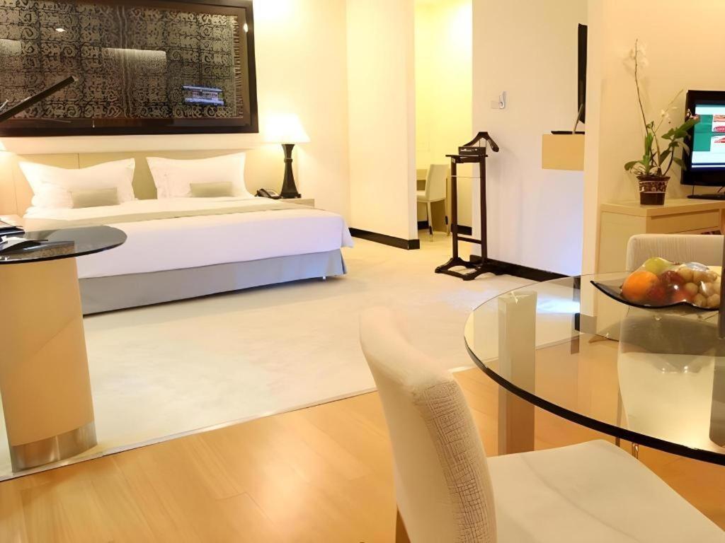 Sintesa Peninsula Hotel Manado Kültér fotó