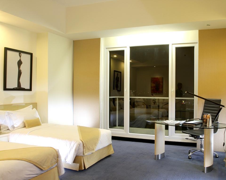 Sintesa Peninsula Hotel Manado Kültér fotó