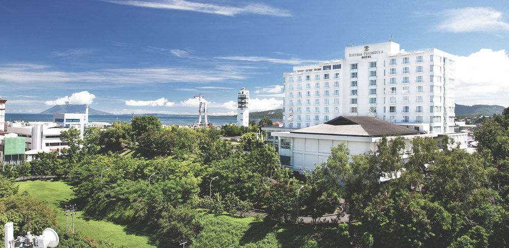 Sintesa Peninsula Hotel Manado Kültér fotó